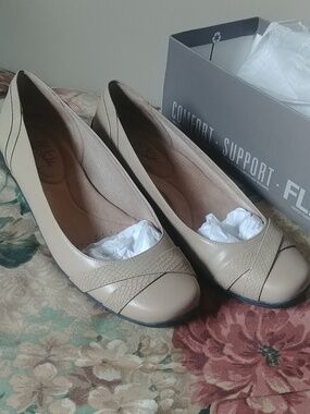 Lifestride Dari Women's Nude Flats